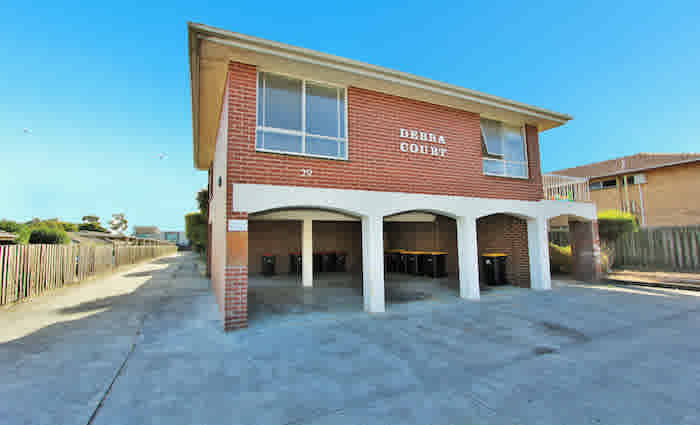 Post-auction offers secure 16 in-one-line apartments for $3.62 million