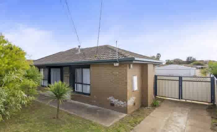 Three bedroom Melton South, Victoria mortgagee home sold