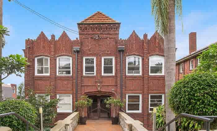 Model Roberta Pecoraro and fashion designer boyfriend sells in Bellevue Hill
