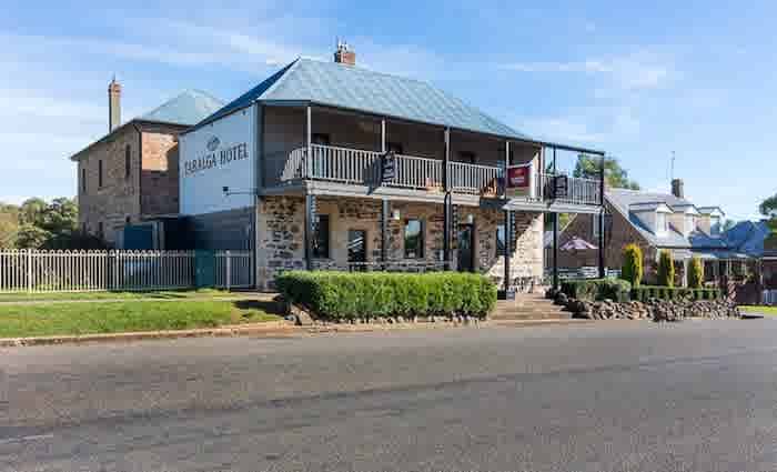 Historic Goulburn district Taralga Hotel up for auction 