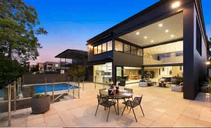 Architect Raf Tomaszewski lists Tennyson family home