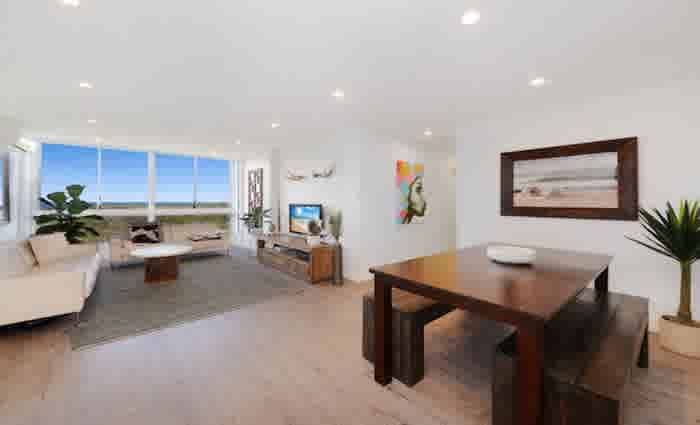 Cricketer David Warner secures another Maroubra apartment