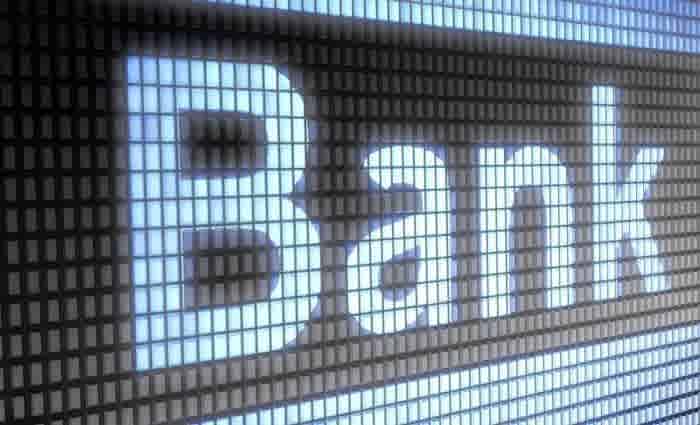 ASIC reports on changes to small business loan contracts by big four banks 