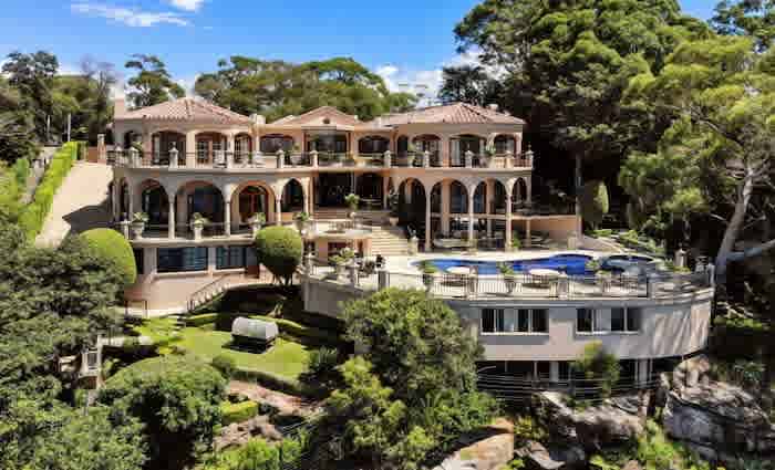 Tasmanian trophy home overlooking The Bay of Fires listed at $1.75 million