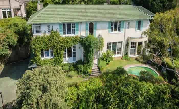 Does Taynish's sale signal the wakening of the Bellevue Hill giant?
