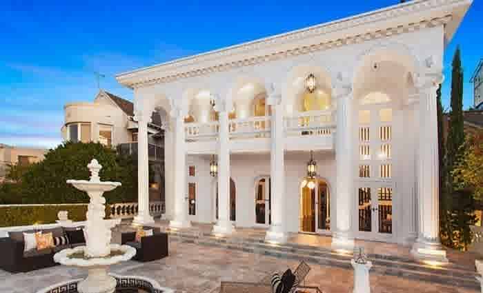 Chateau de Benelong, the distinctive Bellevue Hill palazzo residence, back for sale