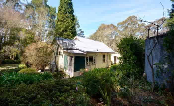 Blackheath cottage sold by potting doyen Peter Rushforth