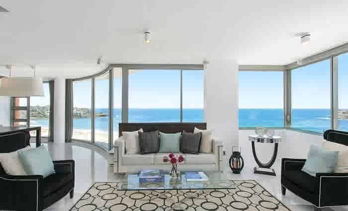 Accountant Anthony Bell set to auction Bondi Beach penthouse
