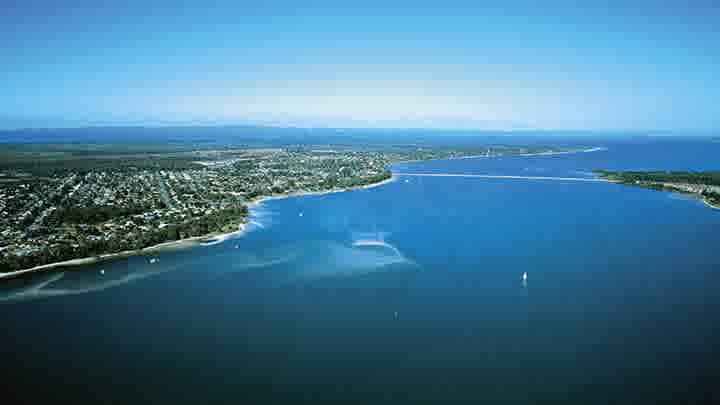 Bribie Island auction allows parties to bid online