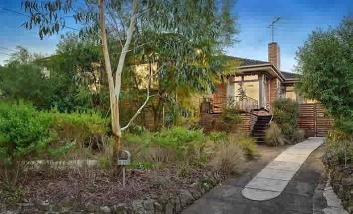 Middle suburb sales strength triggers record $658,000 Melbourne median house price