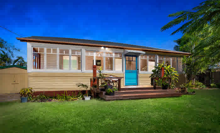 Byron Bay whalers cottage listed for sale