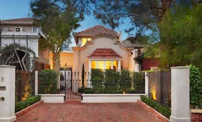 Channel 7's Tom Browne fails to sell Toorak home