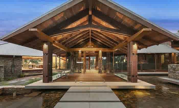 Brett Blundy relists his Cattai trophy home retreat, Sweven