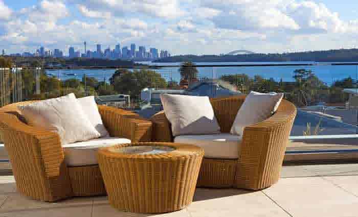 Fashion designer Collette Dinnigan looks for quick profitable flip in Watsons Bay