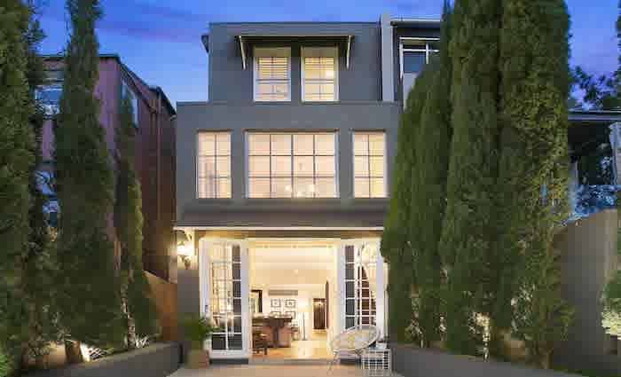 Outgoing Sydney Swans chief executive Andrew Ireland sells Centennial Park home