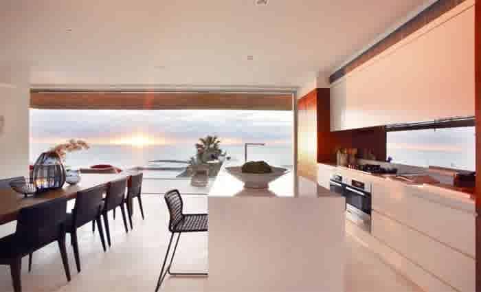 Jennifer Hawkins gives $4 million plus North Curl Curl price guidance