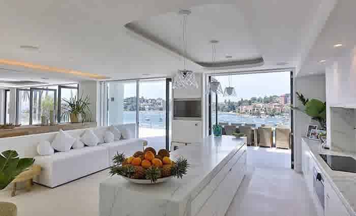 Cracking $25 million Darling Point trophy home sale over Christmas break