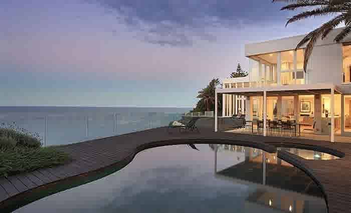 Peter Wohl's clifftop Dover Heights trophy home sale sets new suburb record
