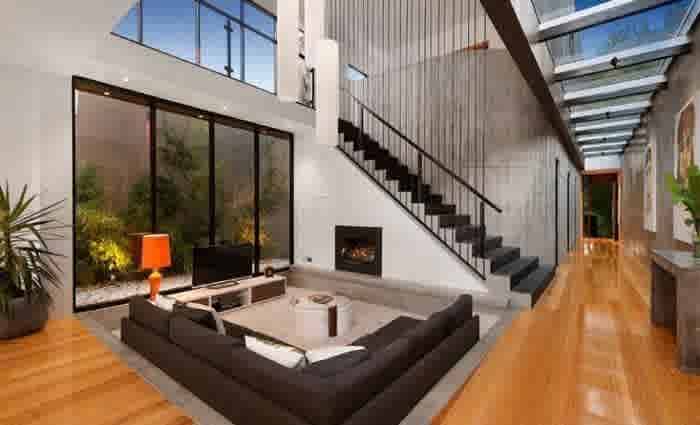 Melbourne coach Paul Roos spends $2.5 million in Elwood