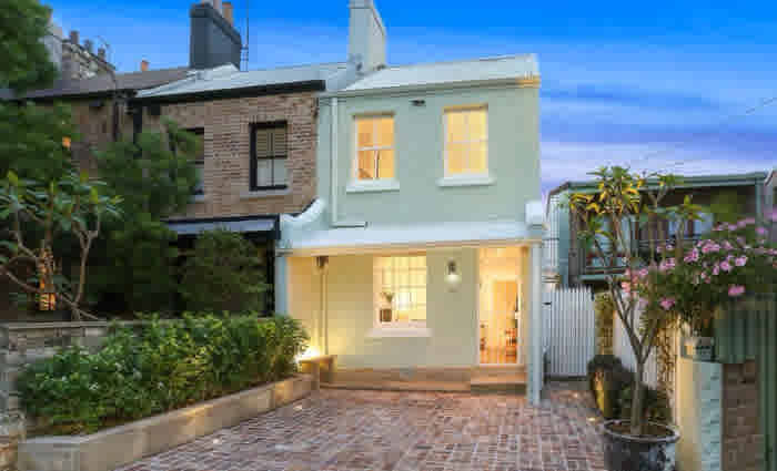 Ian Thorpe among inspectees of Paddington terrace