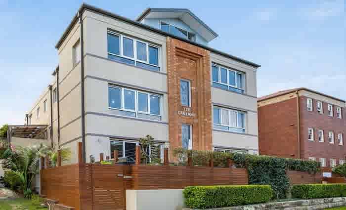 INXS guitarist Tim Farriss lists Fairlight apartment