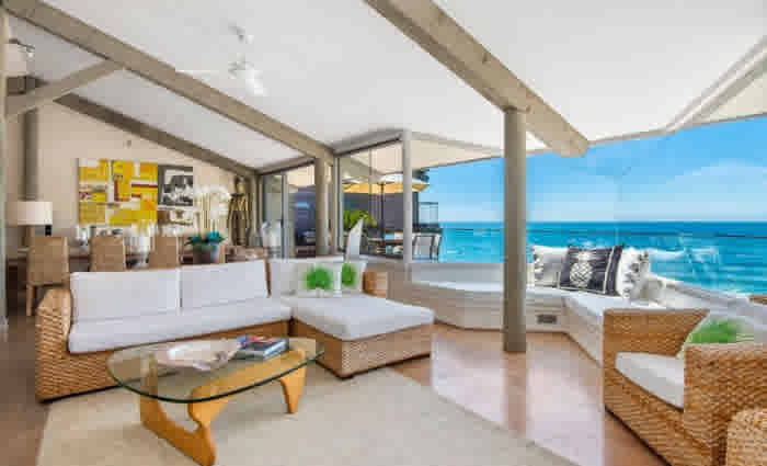 Former Nine executive Vicki Jones lists in Palm Beach