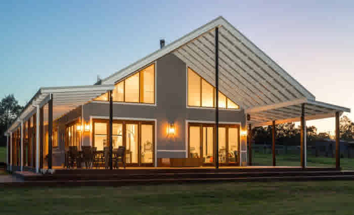 Former Block winners Brad and Lara buy at Byron Bay after selling in Hunter Valley