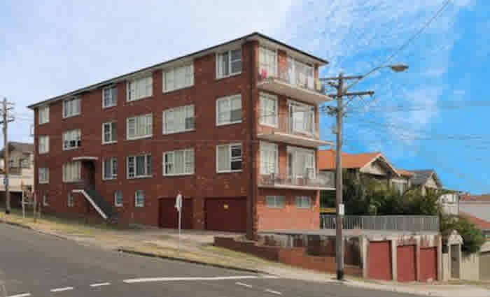 Coastal apartment block property at Dover Heights for auction