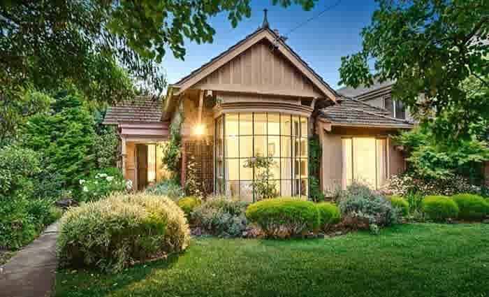 Planning Minister Guy intervenes on Gough Whitlam, Kew birthplace demolition