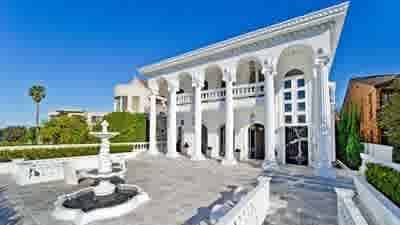 Columned chateau with 21st-century interiors at Bellevue Hill