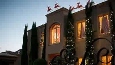 Ivanhoe's The Boulevard renowned for Christmas lights