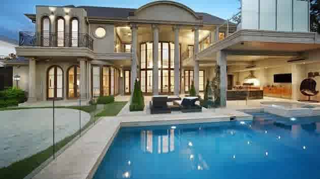Dodo founder Larry Kestelman seeks to exhume Brighton trophy home market with $12 million-plus listing