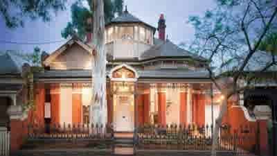 Fitzroy North house where Helen Garner wrote '70s novel Monkey Grip sells in suburb's third residential sale above $3 million