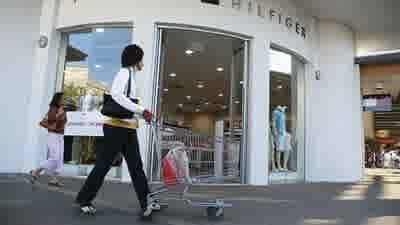 Relaxing zoning laws would help struggling retail sector: Productivity Commission