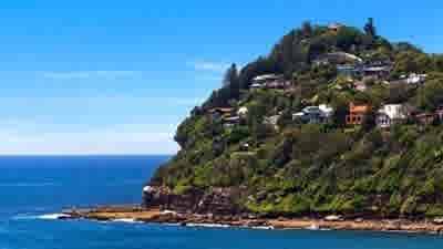 Even bankers not immune to Sydney northern beaches weakness as Stuart Grimshaw sells Whale Beach weekender at a loss: Title Tattle 
