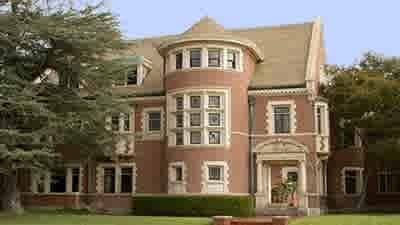 House featured in American Horror Story hovers on the market