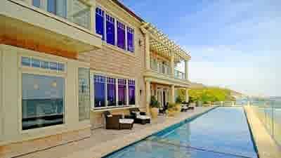 Billionaire Beach property for auction