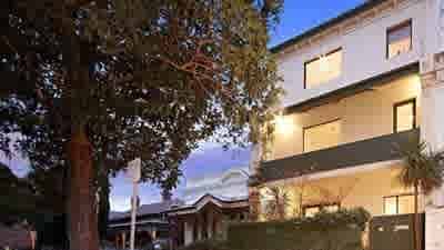 $2.75 million sought for contemporary Albert Park home