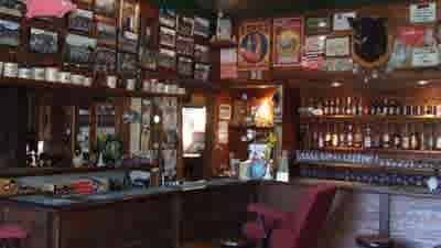 Tasmania's trophy Pub in the Paddock and Pinky the pig still on market