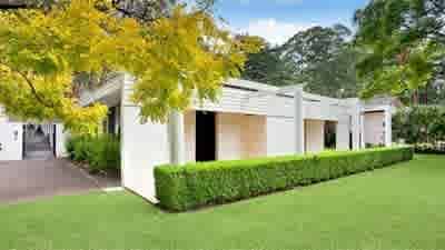 Peter Hirst-designed 1969 Pymble trophy home remains for sale