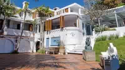 Rae's at Wategos relisted after momentous $20 million sale wipeout