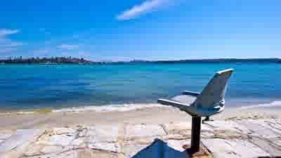 Leisure entrepreneur Bill Bursill's Rose Bay house up for auction