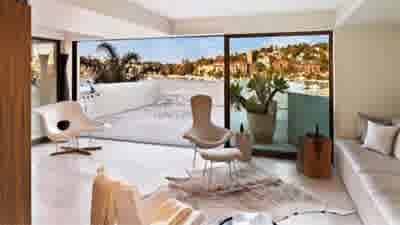 Siimon Reynolds sells Double Bay apartment for $1.56 million