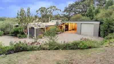 Simone Callahan's Mornington Peninsula retreat fails to sell for third time: Title Tattle