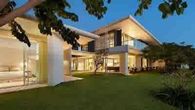 Former Equititrust boss Mark McIvor lists Popov-designed Gold Coast home