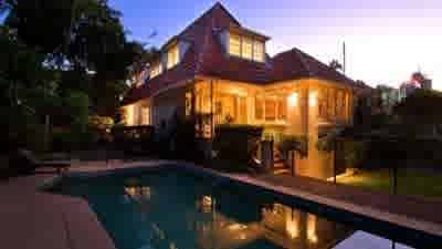 Waterhouse-designed beauty in Neutral Bay