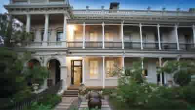 St Vincent Place, Albert Park sells post-auction