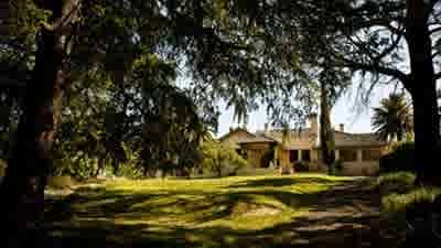 Cobb & Co coachman's NSW farm on the market for more than £14,000 in stolen gold