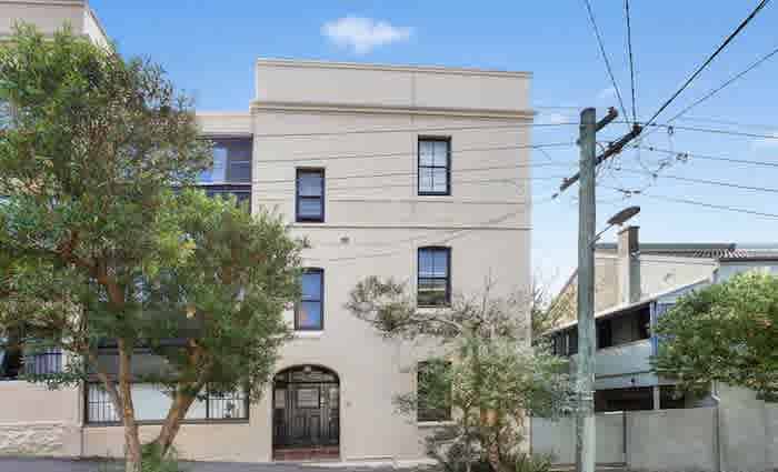 Masterchef's Karlie Verkerk tries again to sell Paddo apartment