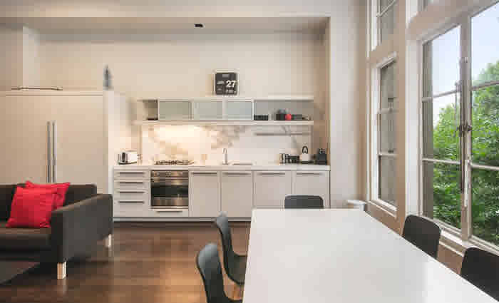 Huxtaburger owners list historic Melbourne apartment